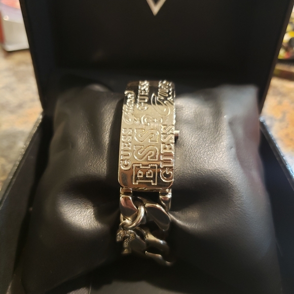 Guess Watch - Picture 4 of 7